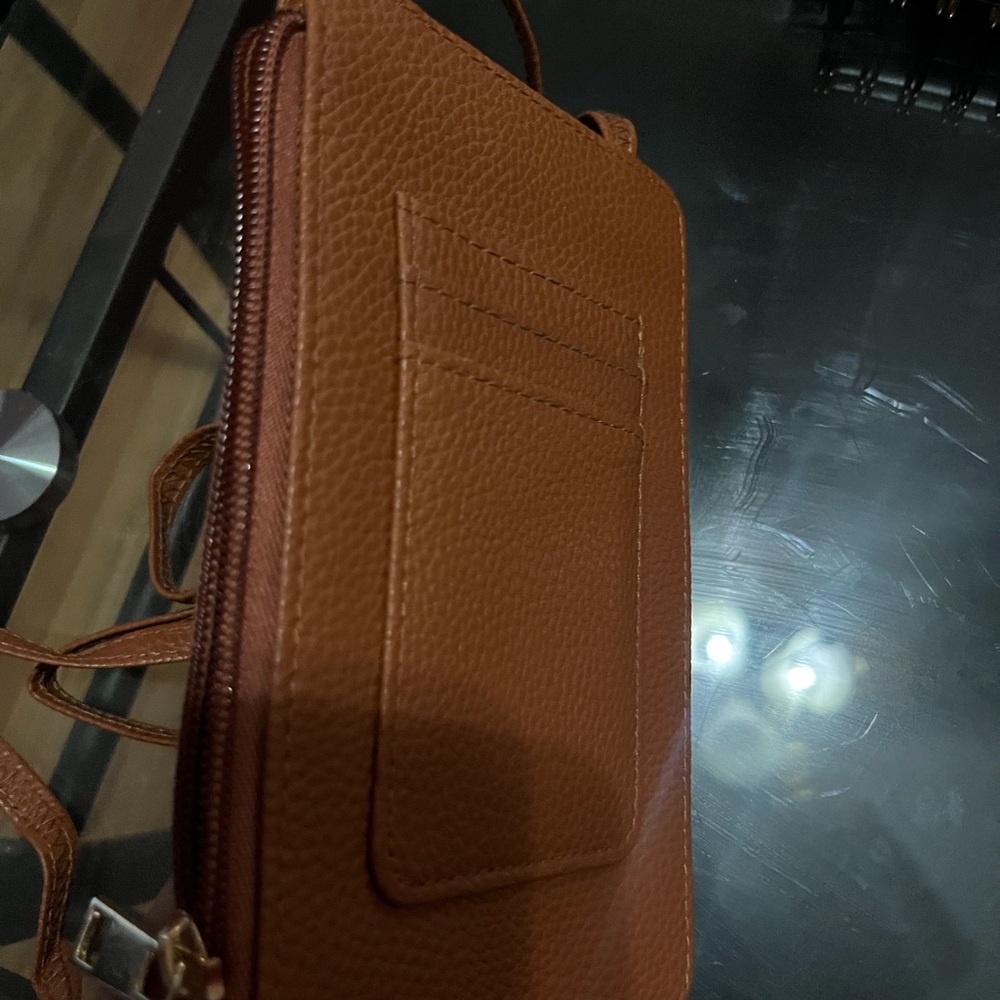 Crossbody phone/wallet; Great for College